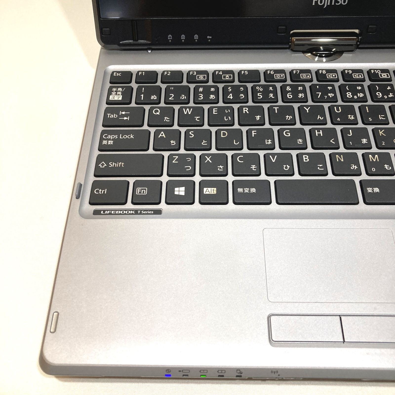 初心者向✨カメラ・タッチパネル◇シルバー◇すぐ使えるノートパソコン