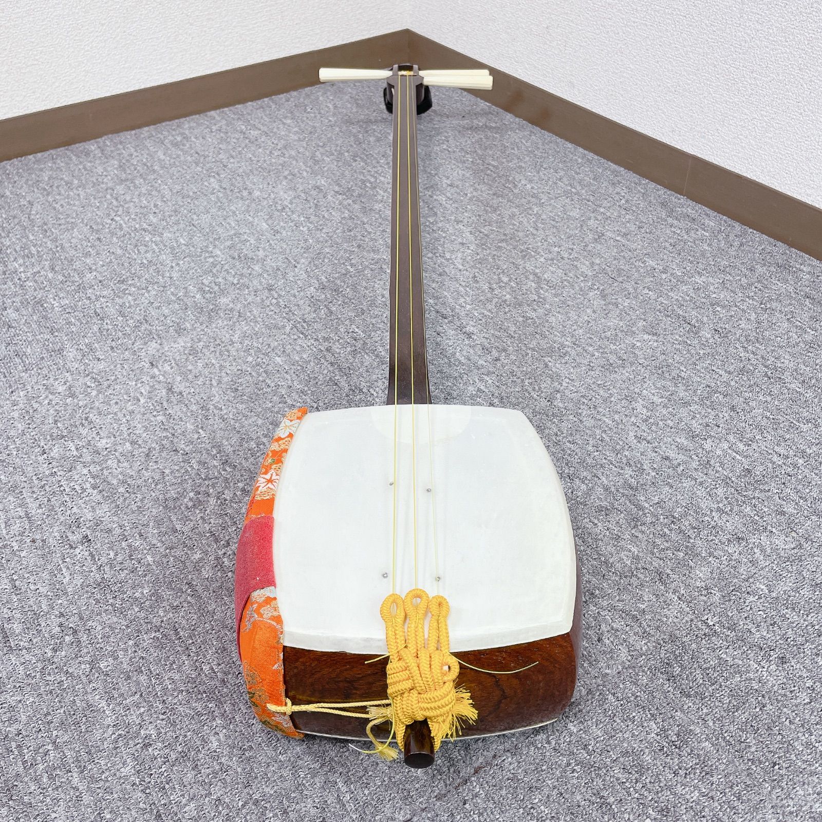 三味線 細棹 紅木 丸打胴 二本溝 金細 和楽器 - メルカリ