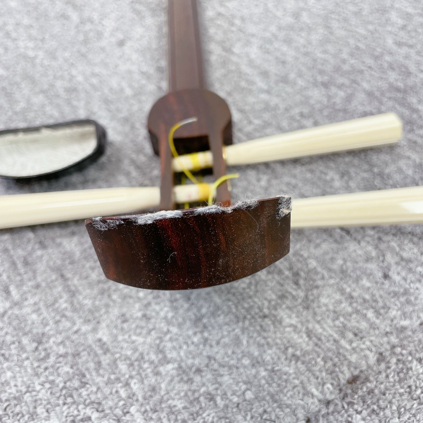 三味線 細棹 紅木 丸打胴 二本溝 金細 和楽器 - メルカリ