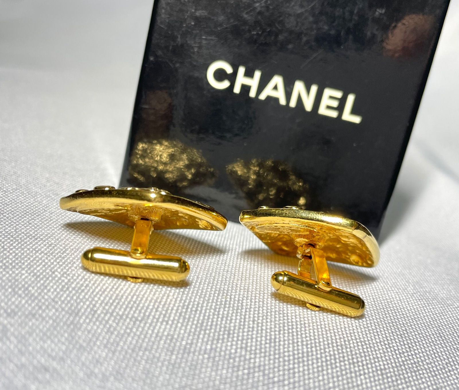 CHANEL シャネル ココマーク ヴィンテージデザイン ラージサイズカフス
