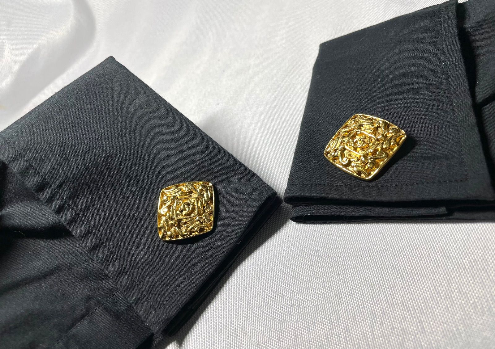 CHANEL シャネル ココマーク ヴィンテージデザイン ラージサイズカフス