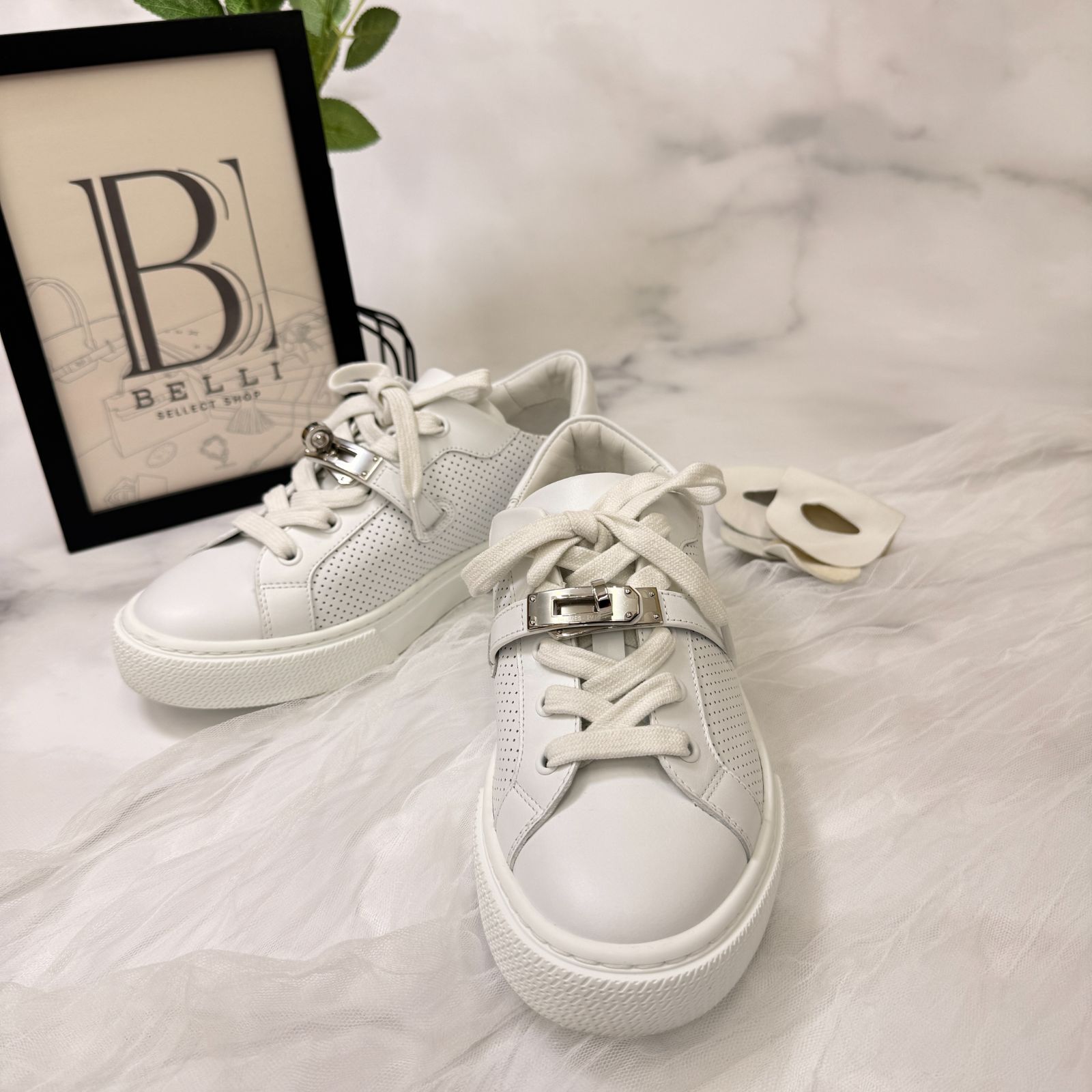 ✨美品✨エルメス デイスニーカー ゴールド金具 レザースニーカー ホワイト 34 HERMES（エルメス） 【新品未使用】エルメス デイ スニーカー ケリー