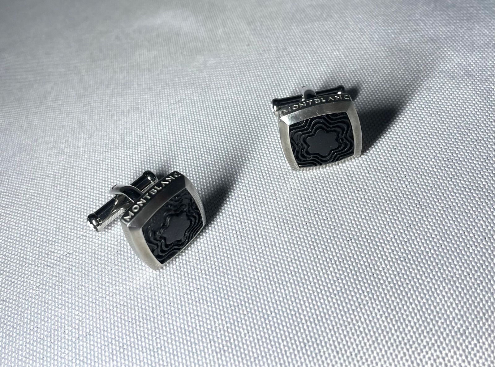 MONTBLANC モンブラン シルバー ブラック カフリンクス MONTBLANC モンブラン カフリンクス カフスボタン シルバー ブラック