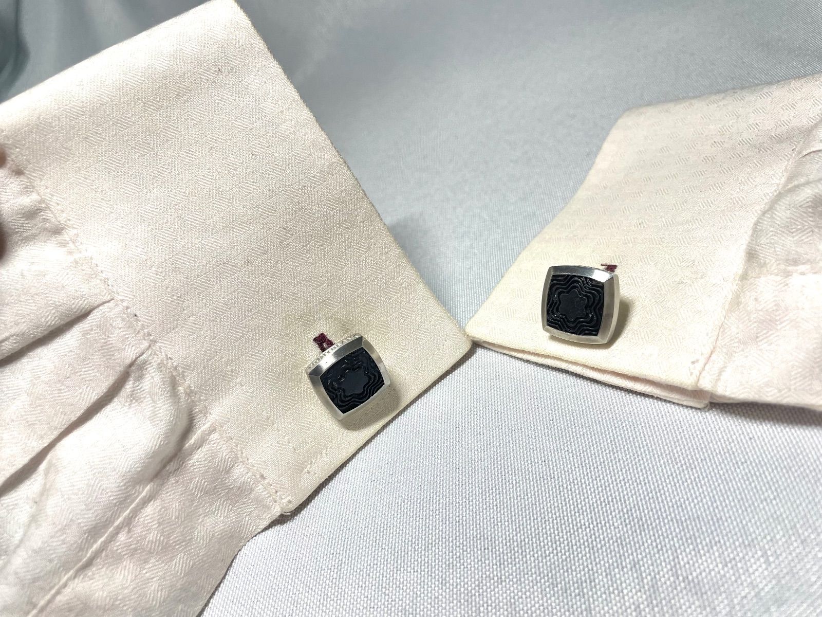 【超美品・希少モデル】モンブラン スター カフリンクス マットブラック 箱付き 超美品・希少モデル】モンブラン スター カフリンクス マットブラック