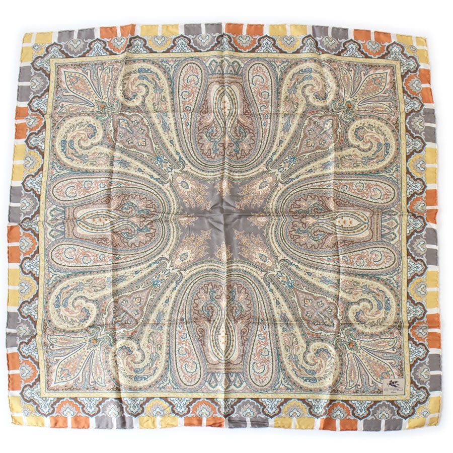 ヴィンテージ　ETRO シルク　スカーフ　ペイズリー柄　総柄　イタリア製 MNK25085 新品同様 ETRO エトロ シルク スカーフ ペイズリー柄 総柄