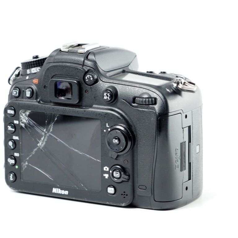 Nikon ニコン デジタル一眼レフカメラ D7200 ボディ #14182 - メルカリ