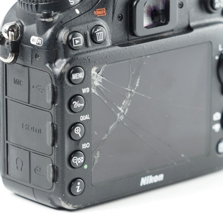 Nikon D7200 デジタル一眼レフカメラ 本体と付属品 Amazon | Nikon デジタル一眼レフカメラ D7200 | デジタル一眼レフ 通販