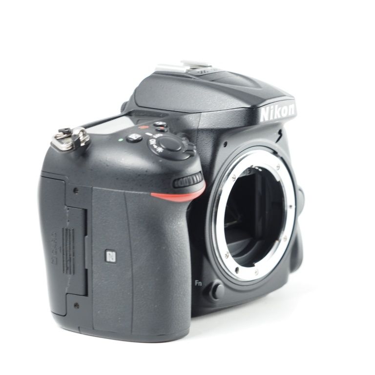 Nikon ニコン デジタル一眼レフカメラ D7200 ボディ #14182 - メルカリ