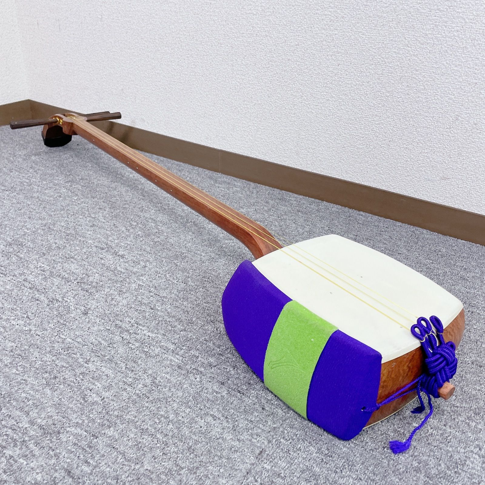 ケースなし　三味線 細棹 花梨 平溝 丸打胴 犬皮 和楽器 三味線 花梨 細棹 平溝 丸打胴 犬皮 和楽器 三味線 細棹 花梨 平溝 丸