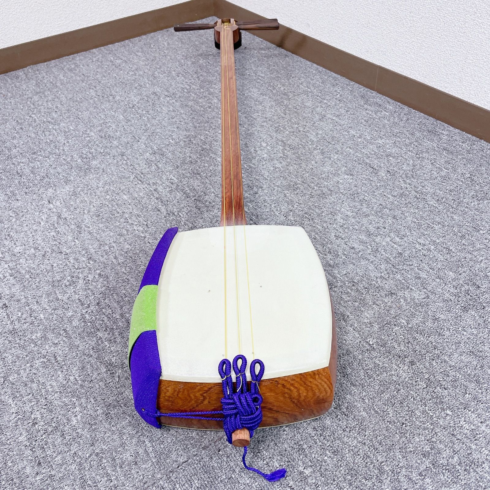 ケースなし　三味線 細棹 花梨 平溝 丸打胴 犬皮 和楽器 三味線 花梨 細棹 平溝 丸打胴 犬皮 和楽器 三味線 細棹