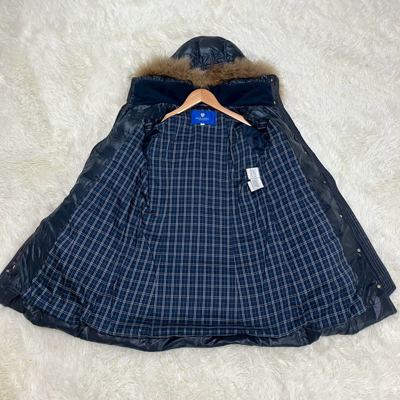 ブルーレーベルクレストブリッジ ダウンジャケット タヌキファー