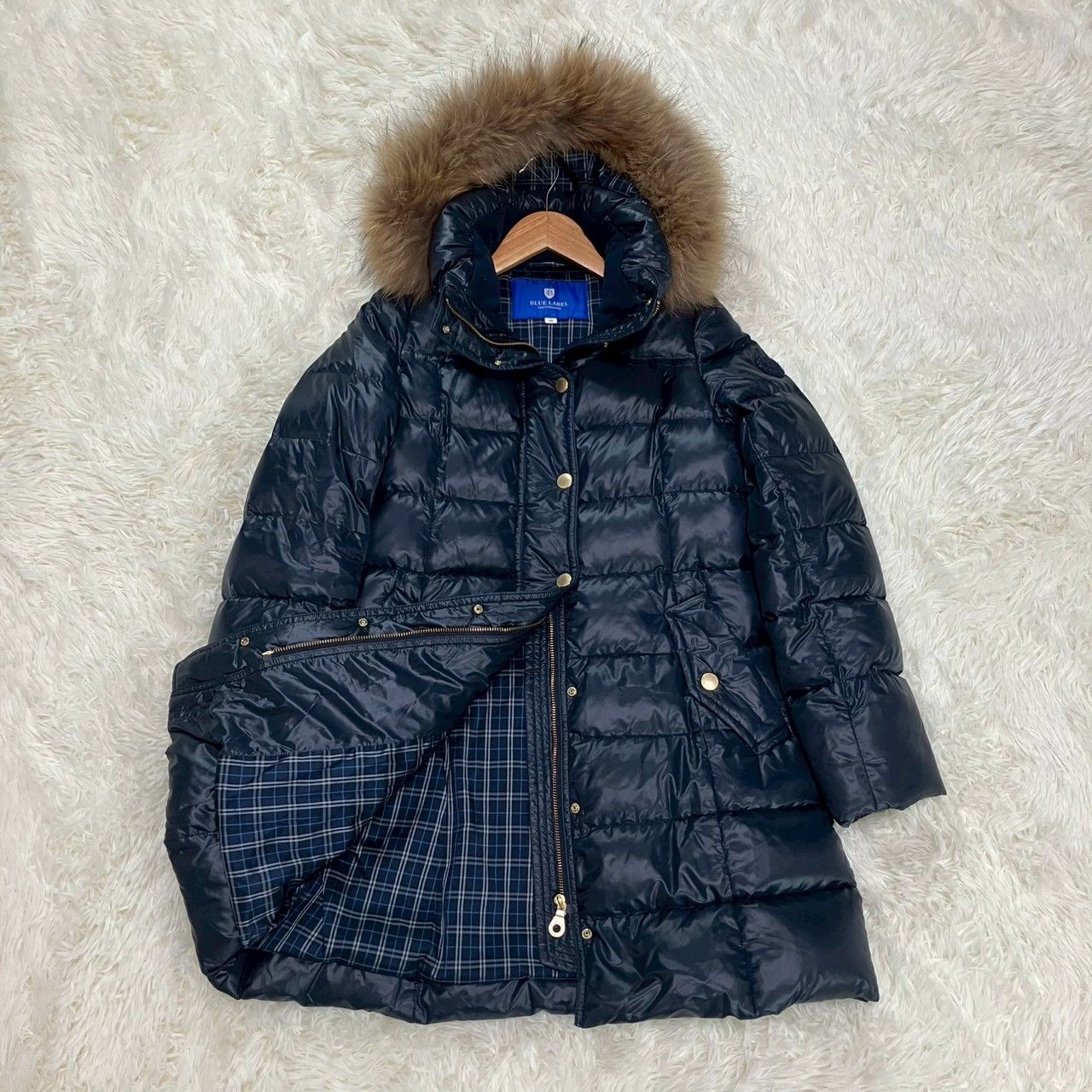 ブルーレーベルクレストブリッジ ダウンジャケット タヌキファー