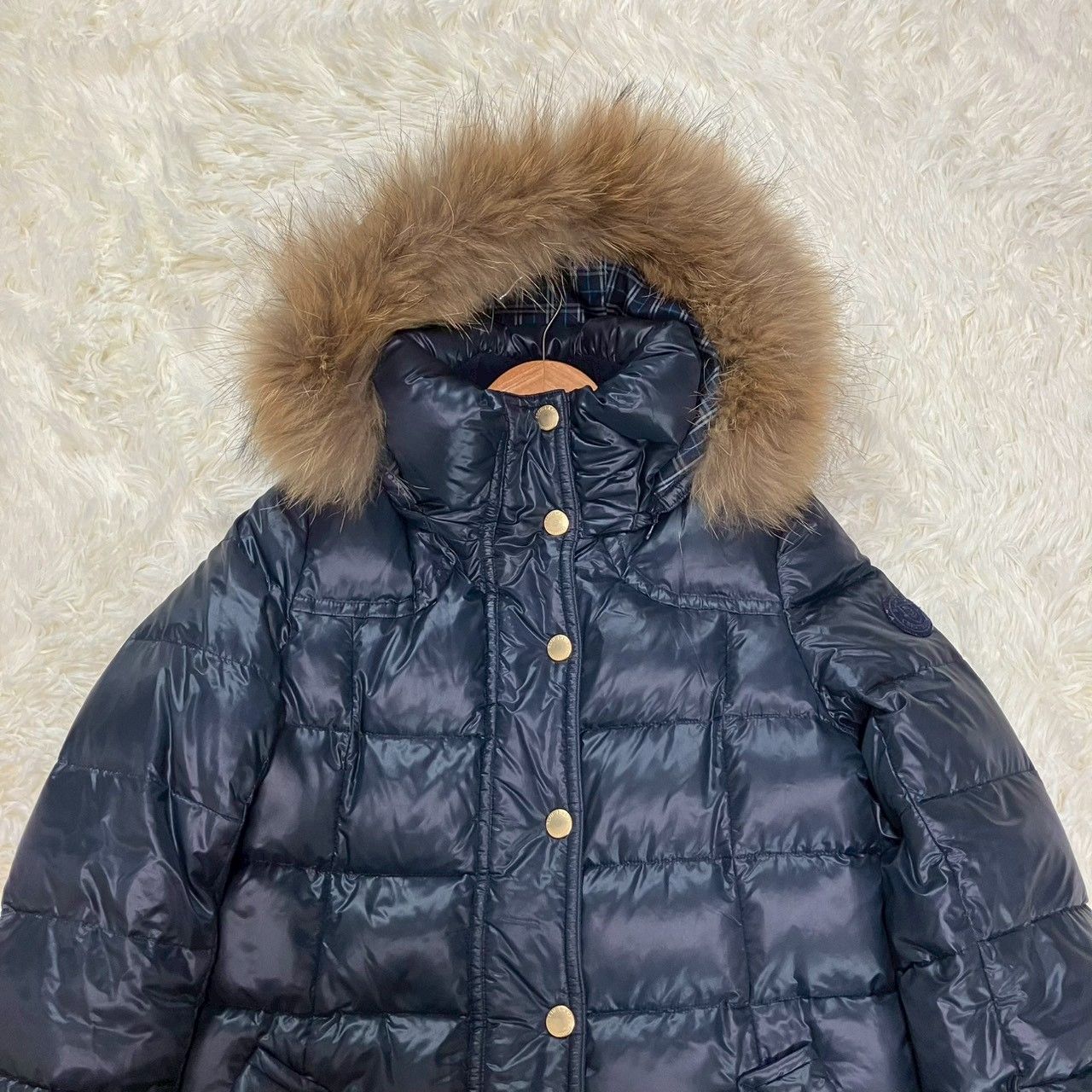 ブルーレーベルクレストブリッジ ダウンジャケット タヌキファー