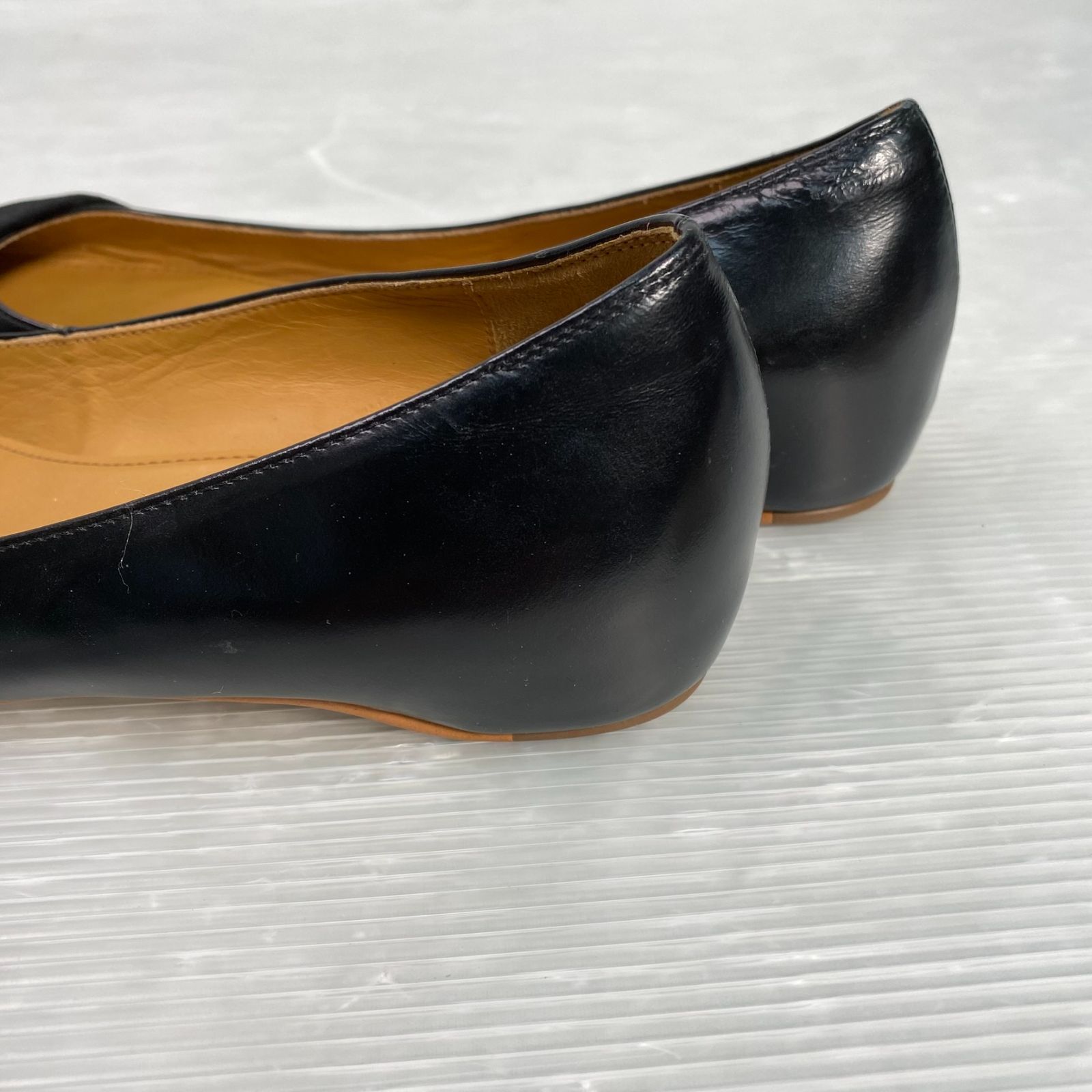 【未使用】CHEMBUR チェンバー レザー フラット パンプス 黒 24.5 未使用】CHEMBUR チェンバー レザー フラット パンプス 黒 24.5 未使用