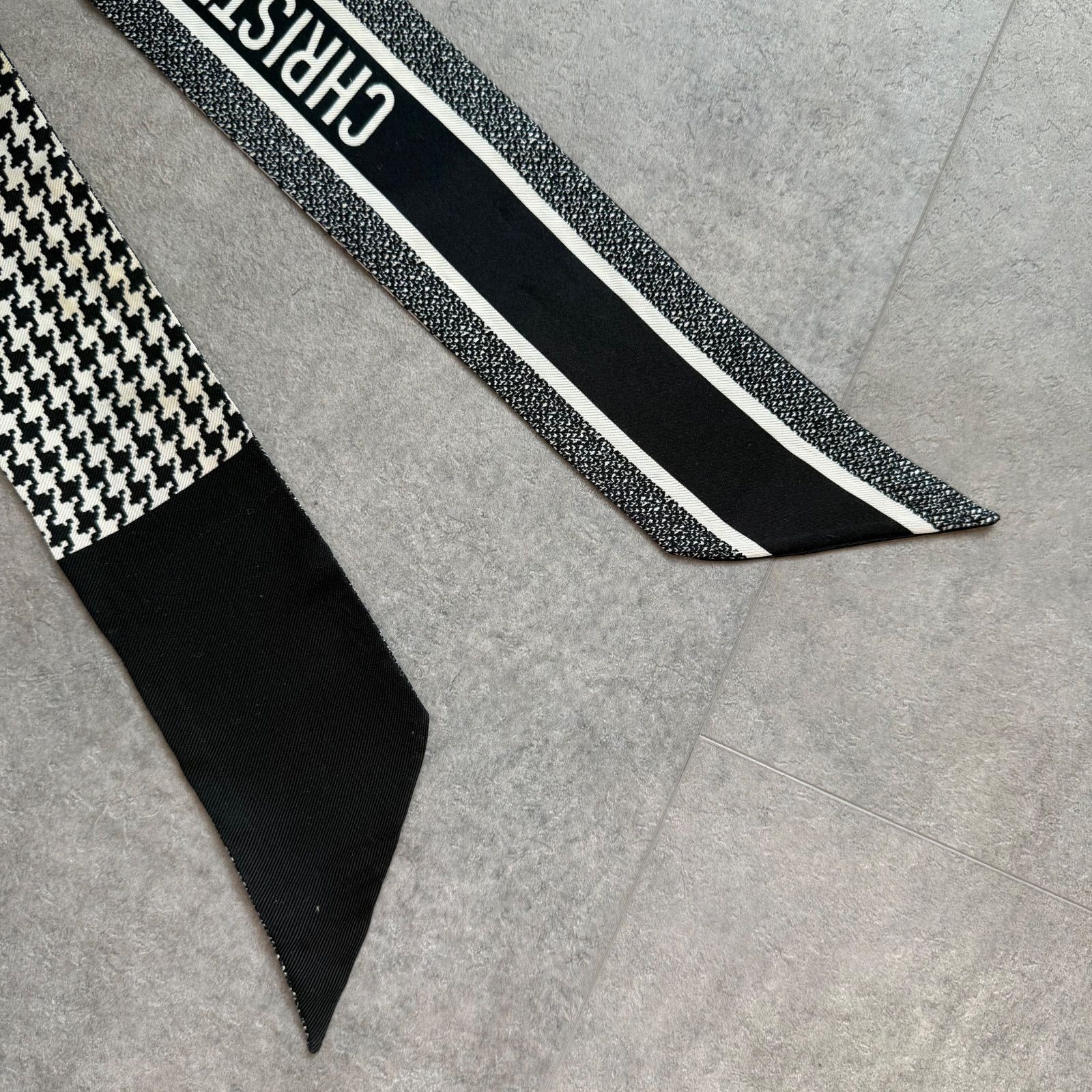 クリスチャンディオール　30モンテーニュ　ミッツァ　リボンスカーフ　千鳥格子 クリスチャンディオール 30モンテーニュ ミッツァ リボンスカーフ 千鳥