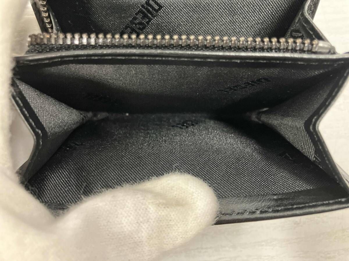 DIESEL ディーゼル 二つ折り財布 レザー ブラック メタルロゴ メンズ