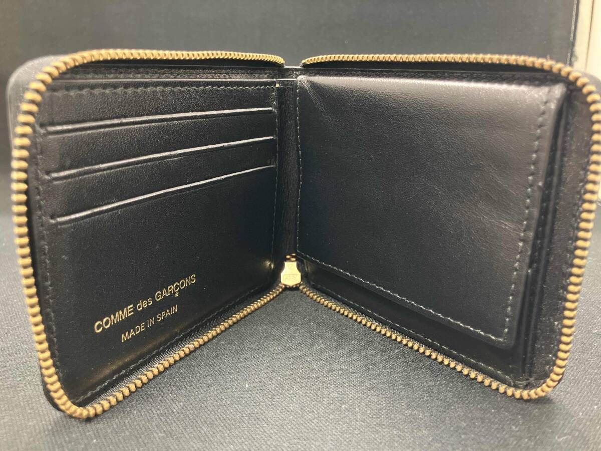 COMME des GARCONS / コムデギャルソン 二つ折り財布 ラウンドジップ