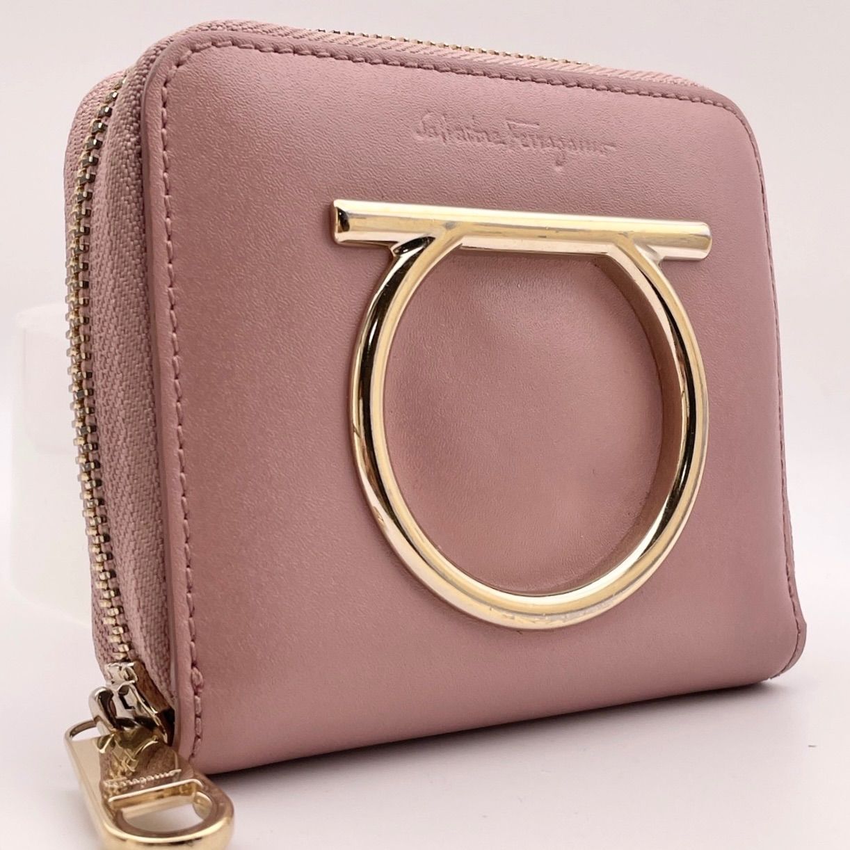 極美品○ Salvatore Ferragamo フェラガモ 折り財布 二つ折り ラウンド