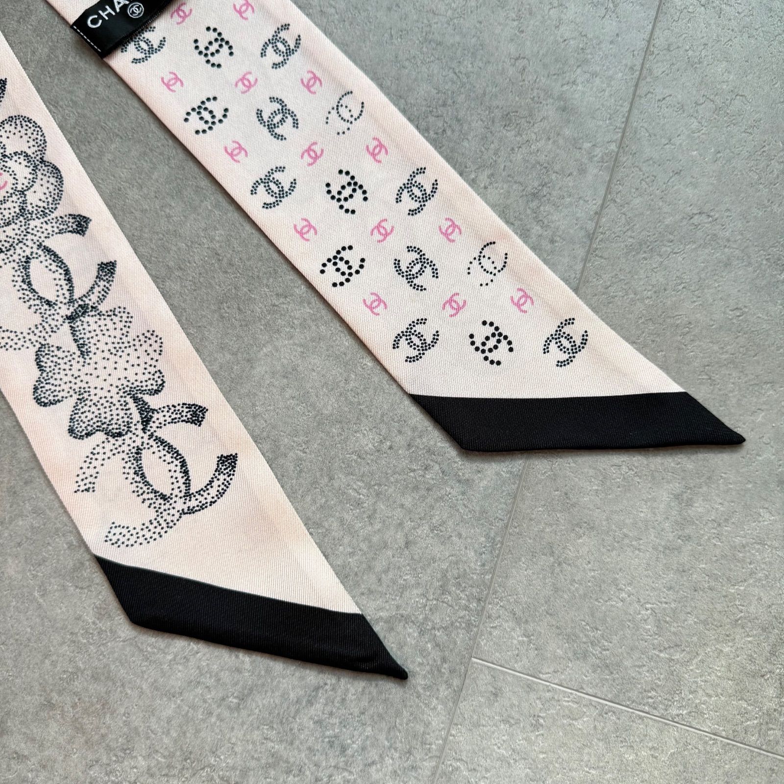 美品 CHANEL シャネル スカーフ ツイリーバンドー ブラック 黒 ピンク
