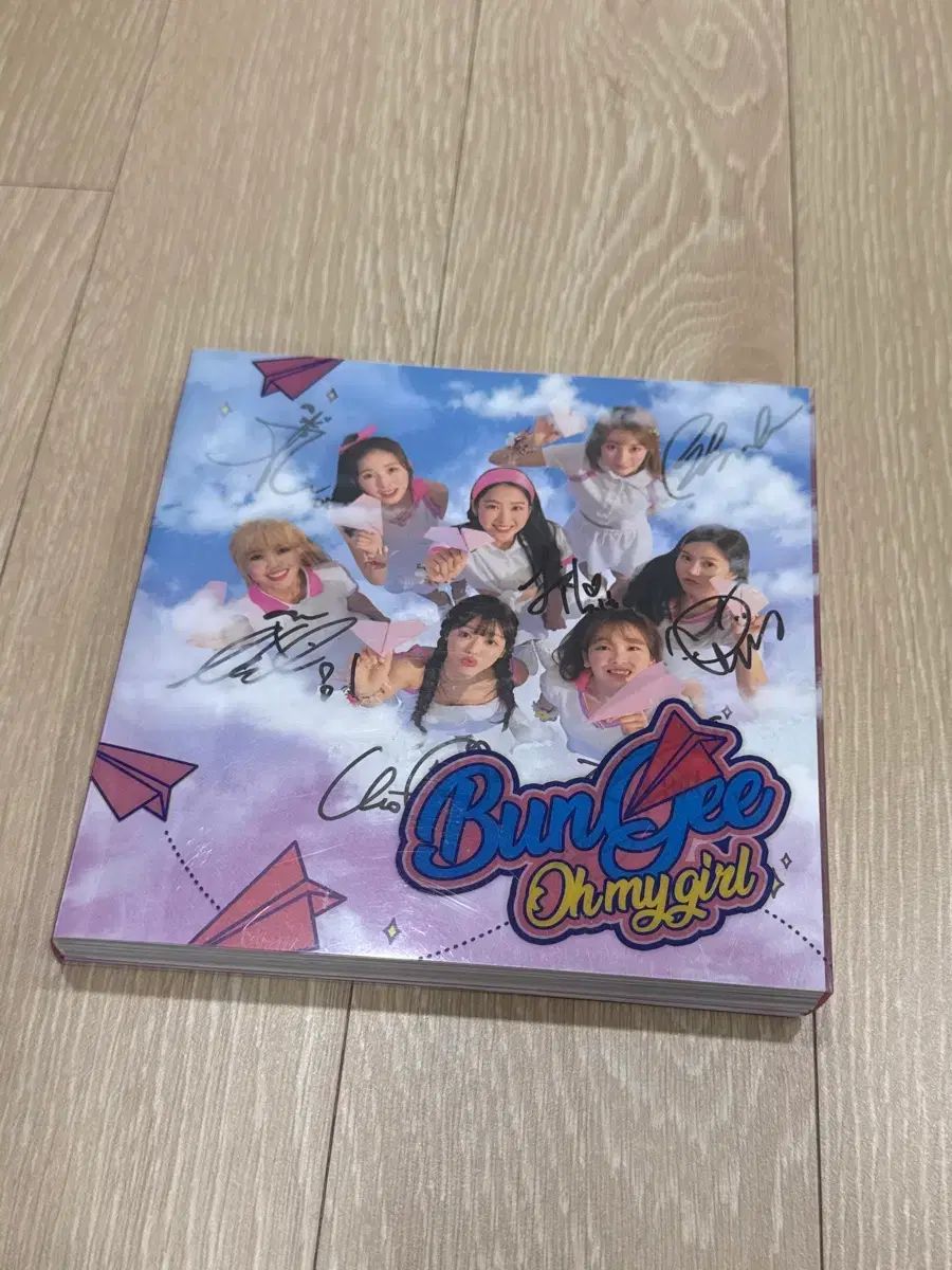 OH MY GIRL（オーマイガール） バンジー サイン入り アルバム - メルカリ