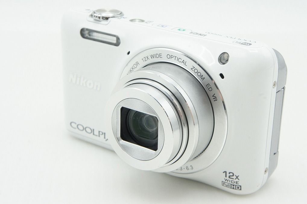 美品 Nikon ニコン COOLPIX S6600 ナチュラルホワイト コンパクト