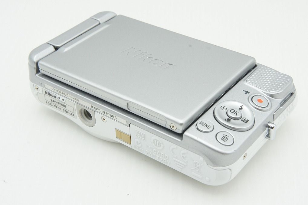 美品 Nikon ニコン COOLPIX S6600 ナチュラルホワイト コンパクト