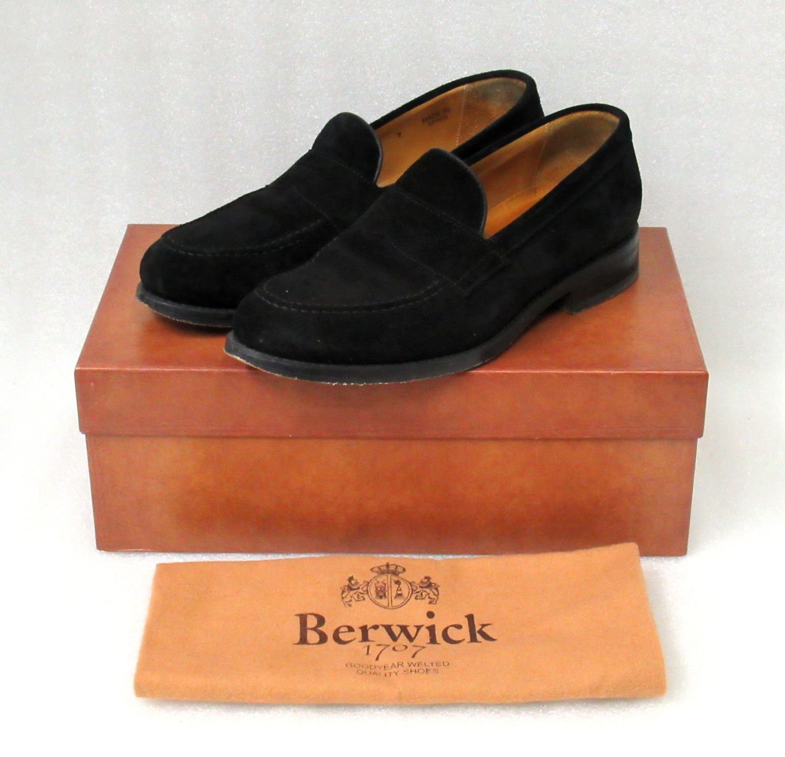 Berwick バーウィック スエード コインローファー 4545 ブラック 