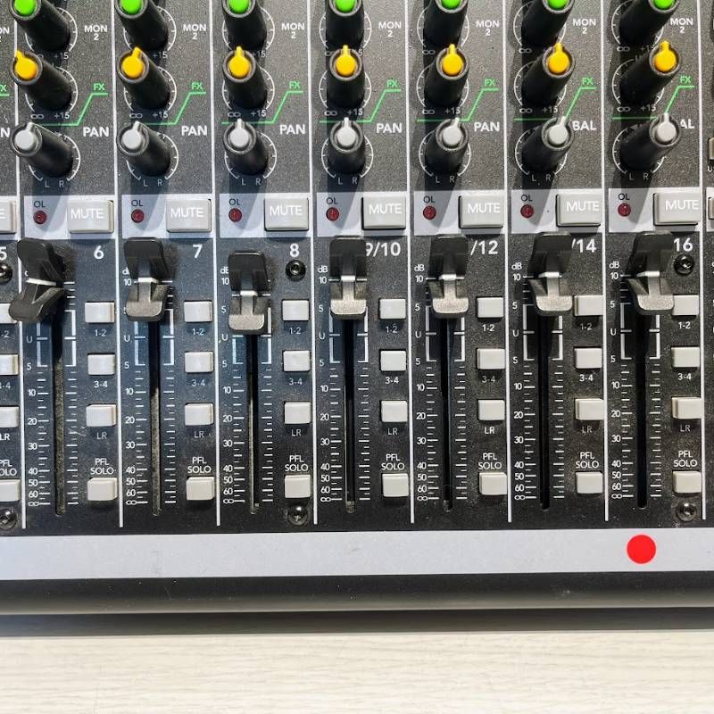 中古品】MACKIE PROFX16v2 プロフェッショナルエフェクター 通電確認