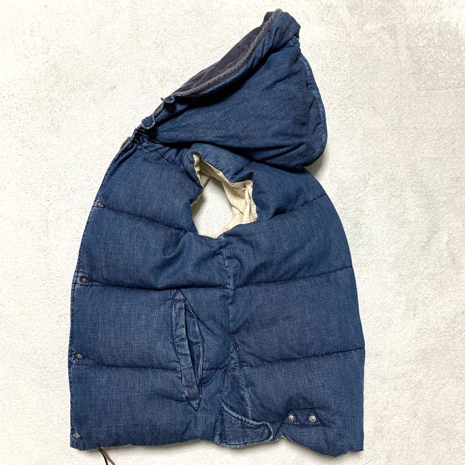 REMI RELIEF ダウンベスト デニム コンチョボタン フード付