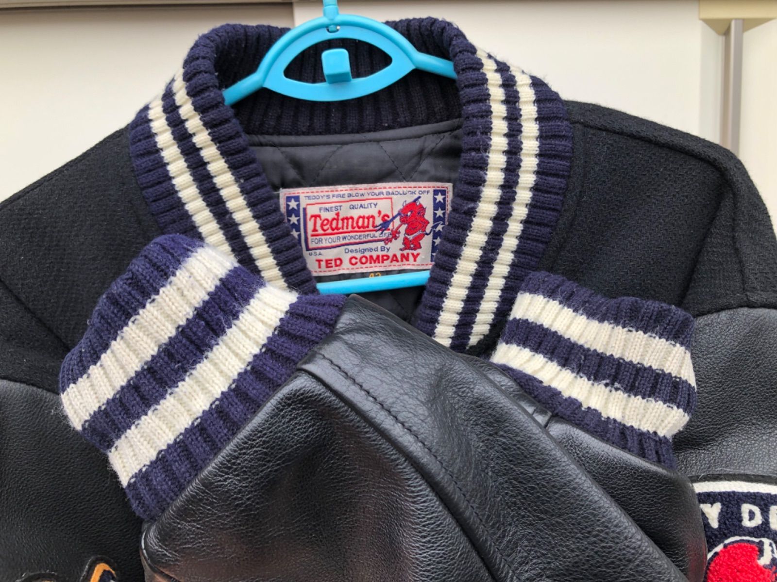 テッドマンの限定500枚のスタジアムジャンパー 黒 袖牛革 サイズ42