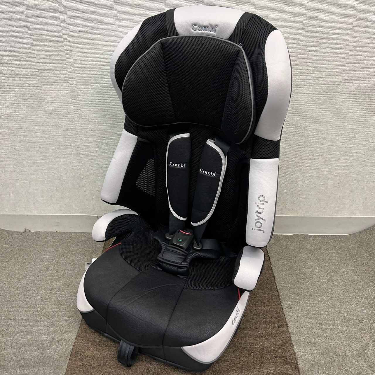 Combi joytrip コンビ ジョイトリップ エアスルー GF チャイルドシート