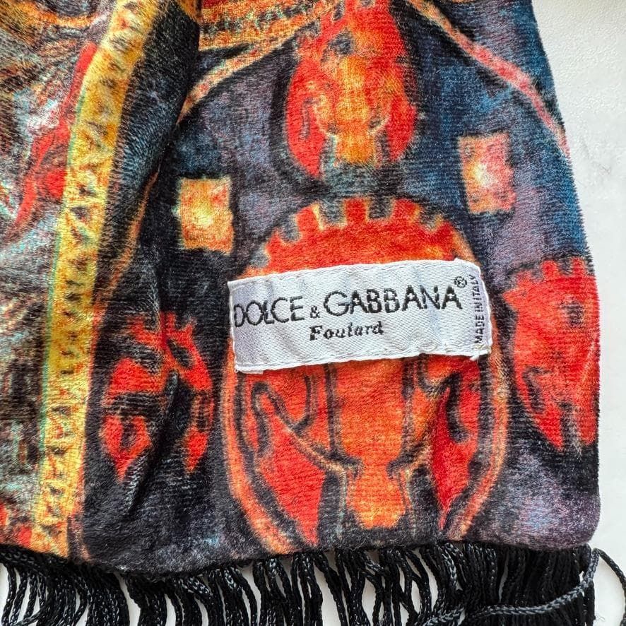 美品本物ドルチェアンドガッバーナDOLCE&GABBANA柄マフラーストール 美品本物ドルチェアンドガッバーナDOLCE&GABBANA柄マフラーストール
