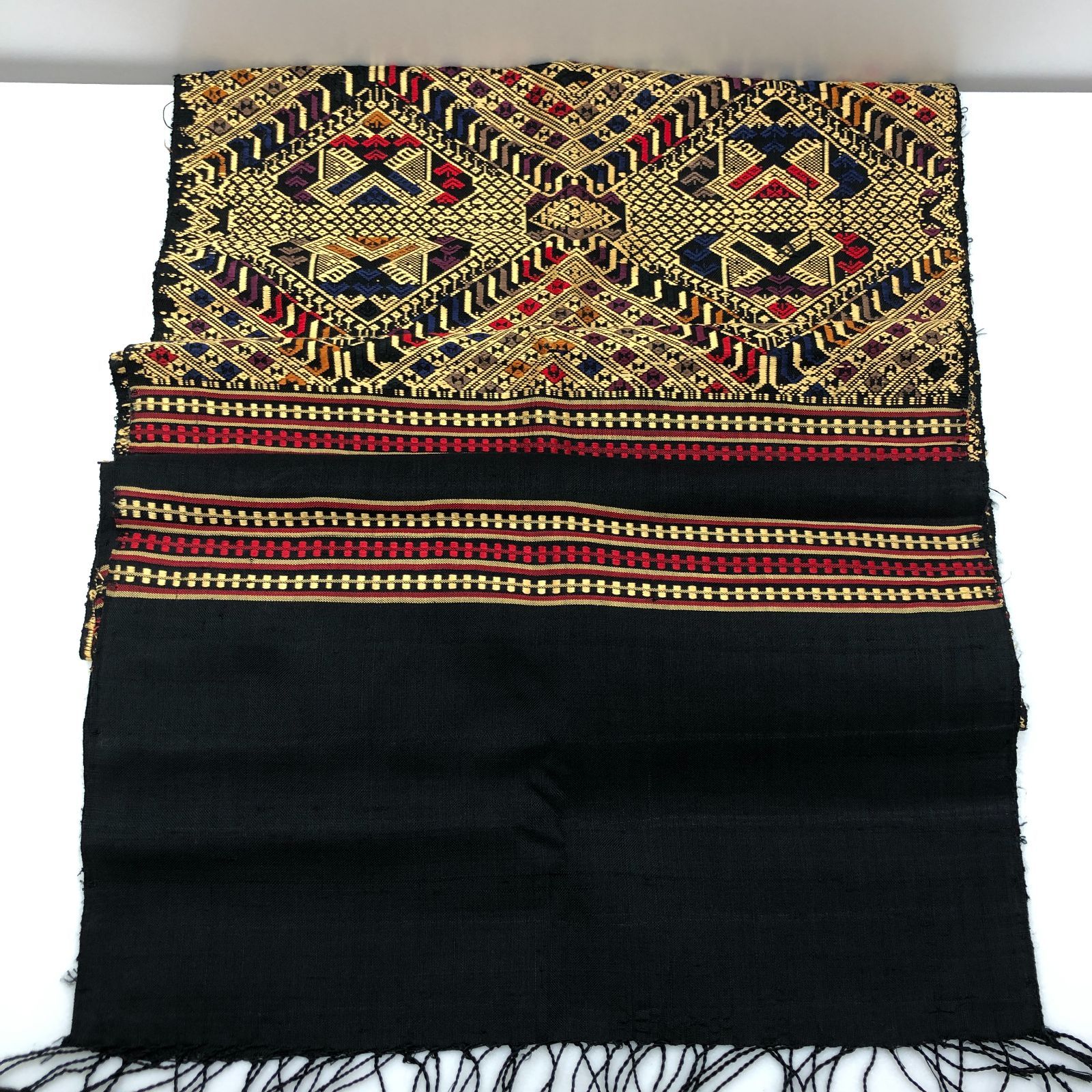 ラオス 手織り 布 シルク 絹 刺繍 ストール ショール タペストリー