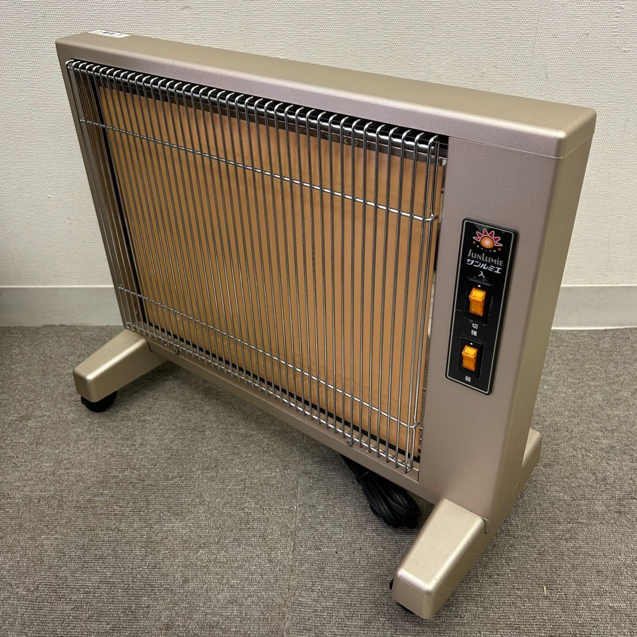 動作確認済み】 サンルミエ キュート E800LS 遠赤外線暖房器 製造番号 