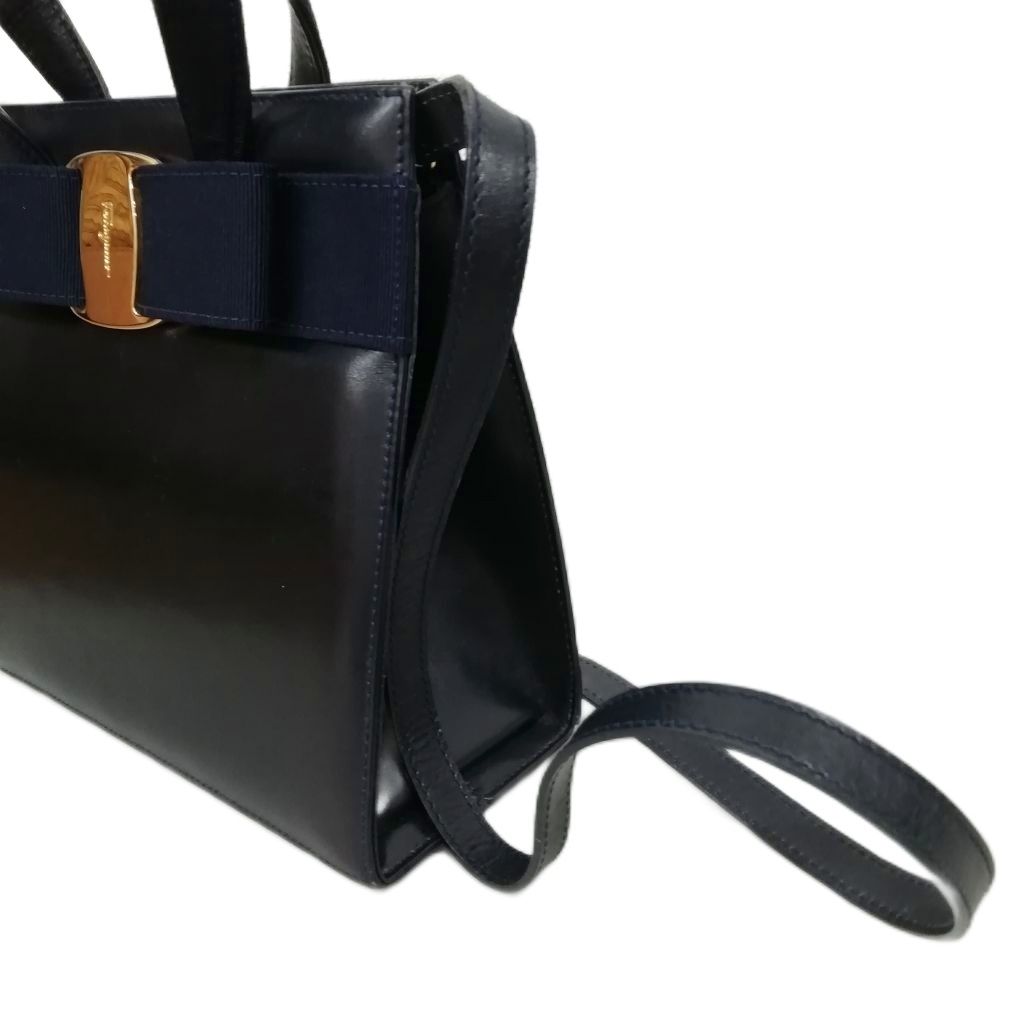 ✨サルヴァトーレフェラガモ✨ハンドバッグ ヴァラ ネイビー 2way レザー サルヴァトーレフェラガモ Salvatore Ferragamo ヴァラ VARA