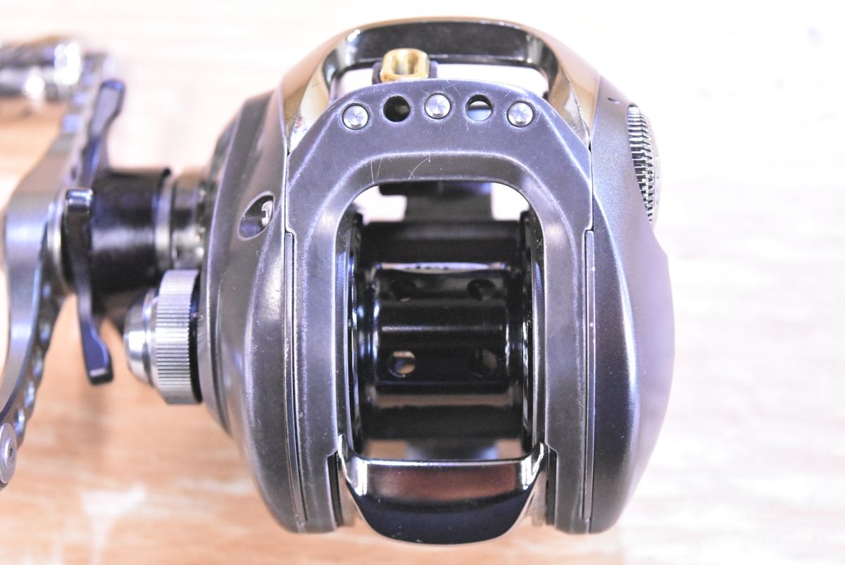 デプス ダイワ ZDV 100HL ベイトリール deps DAIWA バスフィッシング