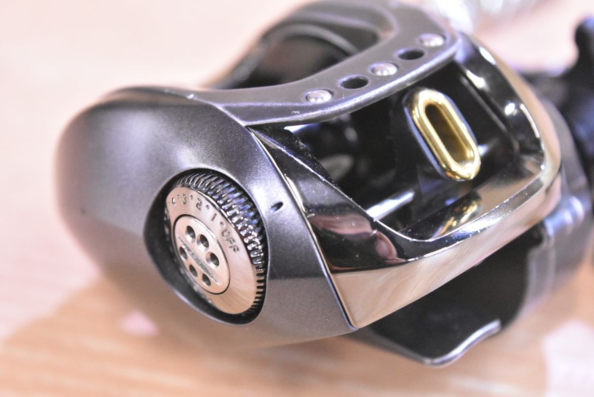 デプス ダイワ ZDV 100HL ベイトリール deps DAIWA バスフィッシング