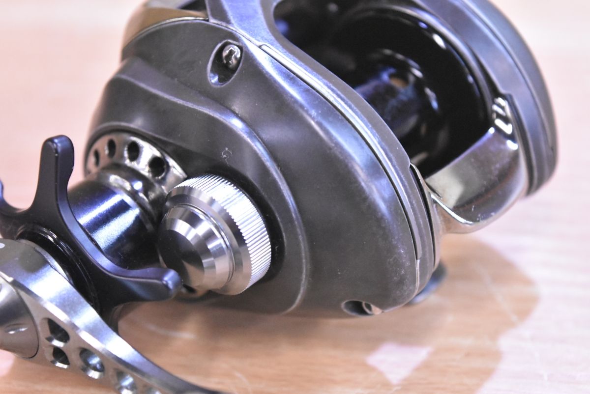 デプス ダイワ ZDV 100HL ベイトリール deps DAIWA バスフィッシング