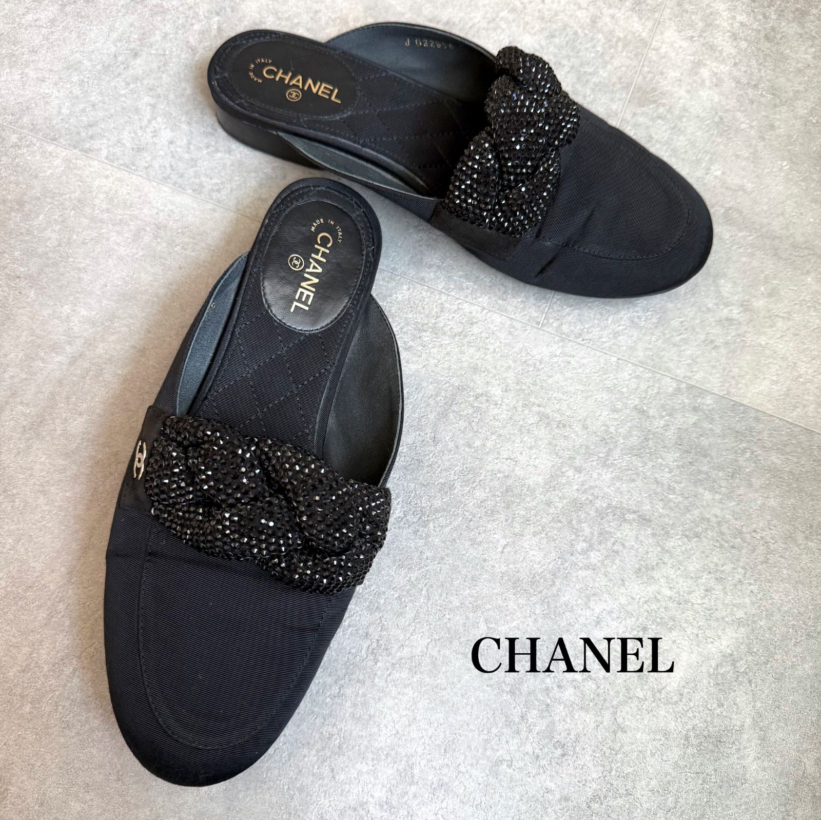 CHANEL ブラック フラットシューズ38c CHANEL シャネル パンプス エナメル ブラック シルバー 38C（約25cm