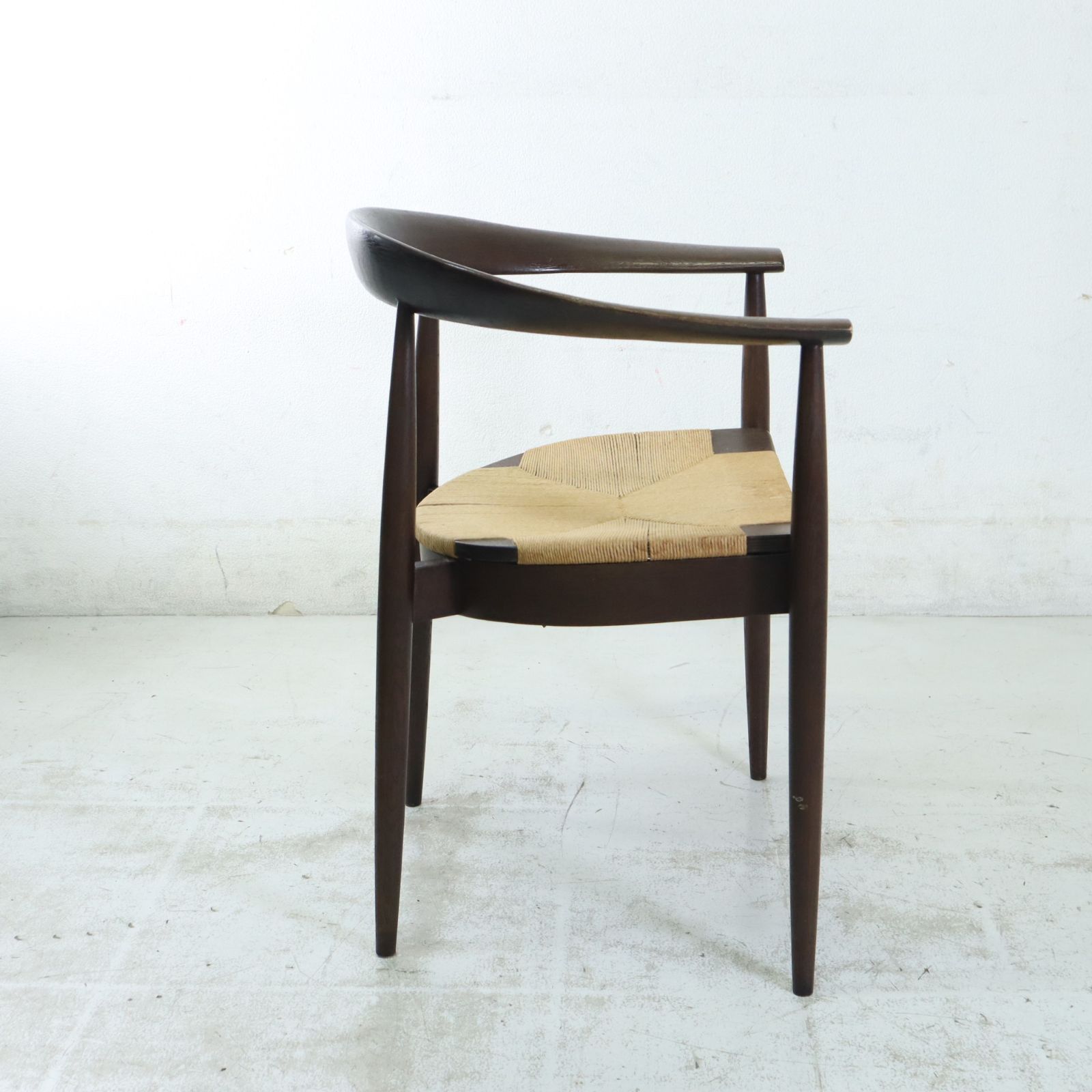 IDC大塚家具取扱 柏木工 シガーロ アームチェア ダイニングチェア ナラ材 IDC大塚家具取扱 柏木工 シガーロ アームチェア ダイニングチェア ナラ