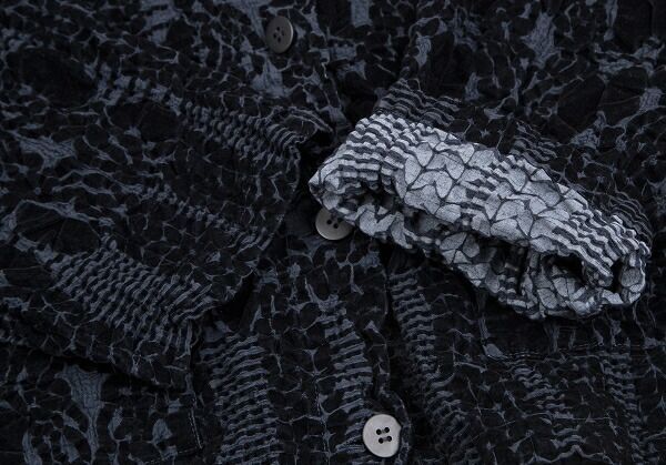 イッセイミヤケ ミーISSEY MIYAKE me 染めコットンフロッキープリント