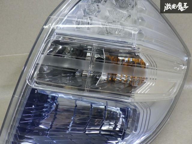 ホンダ フィット GP1/GP4 純正テールランプ 左右セット ホンダ