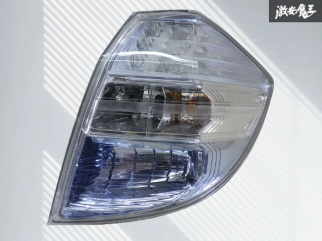 純正 GP1 GP4 フィット ハイブリッド HID ヘッドライト 右 運転席側