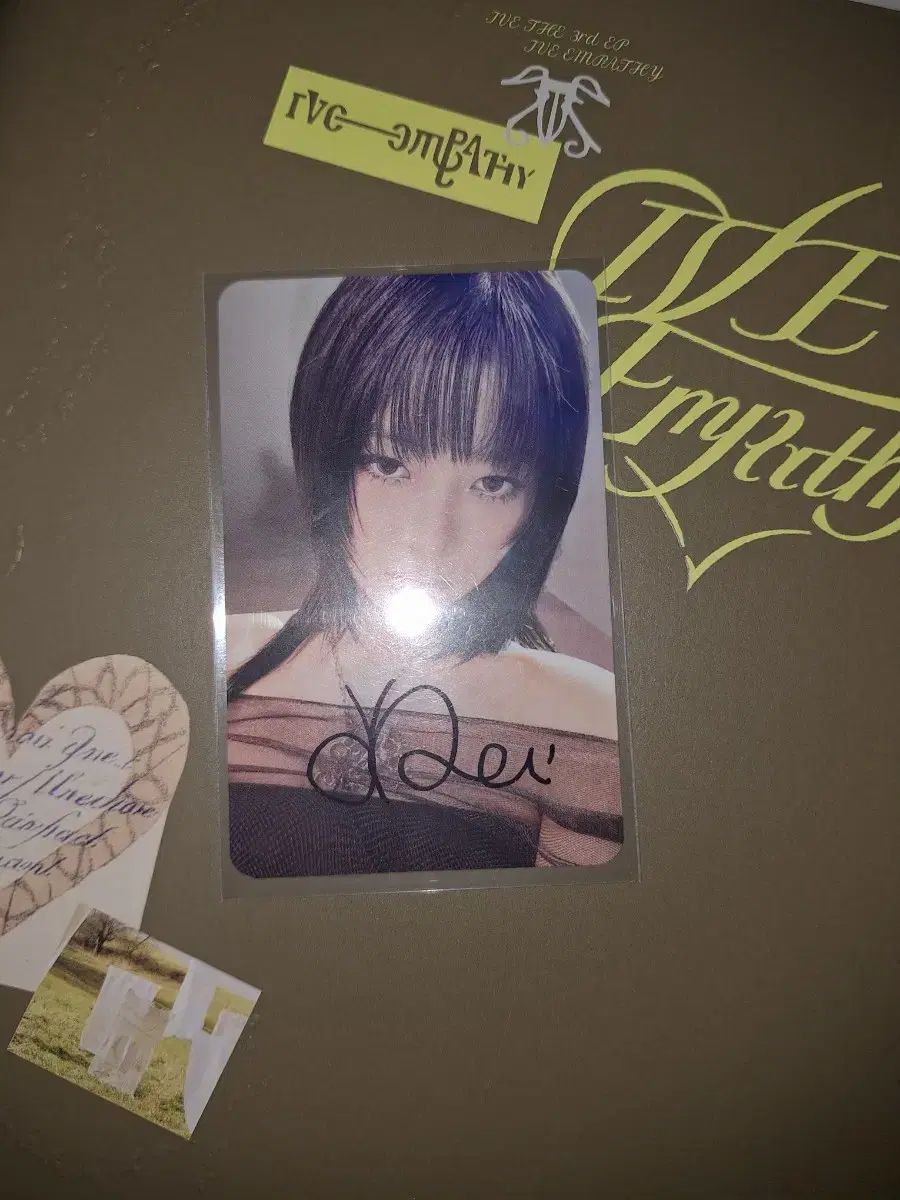 ive fansign レイ　サイン　トレカ　10/18 IVE SECRET applemusic サイン会 トレカ レイ - メルカリ