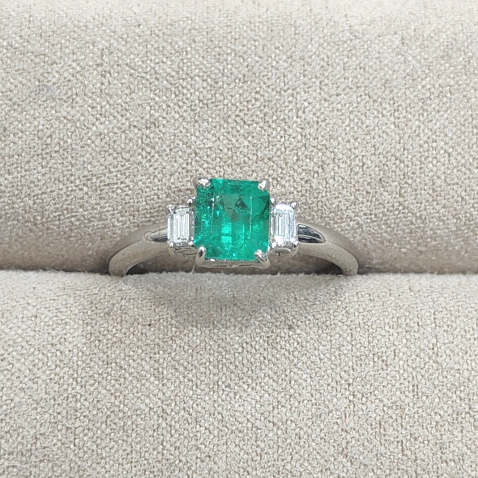 Pt900 天然エメラルドリング 1.08ct ソーティング付き - メルカリ