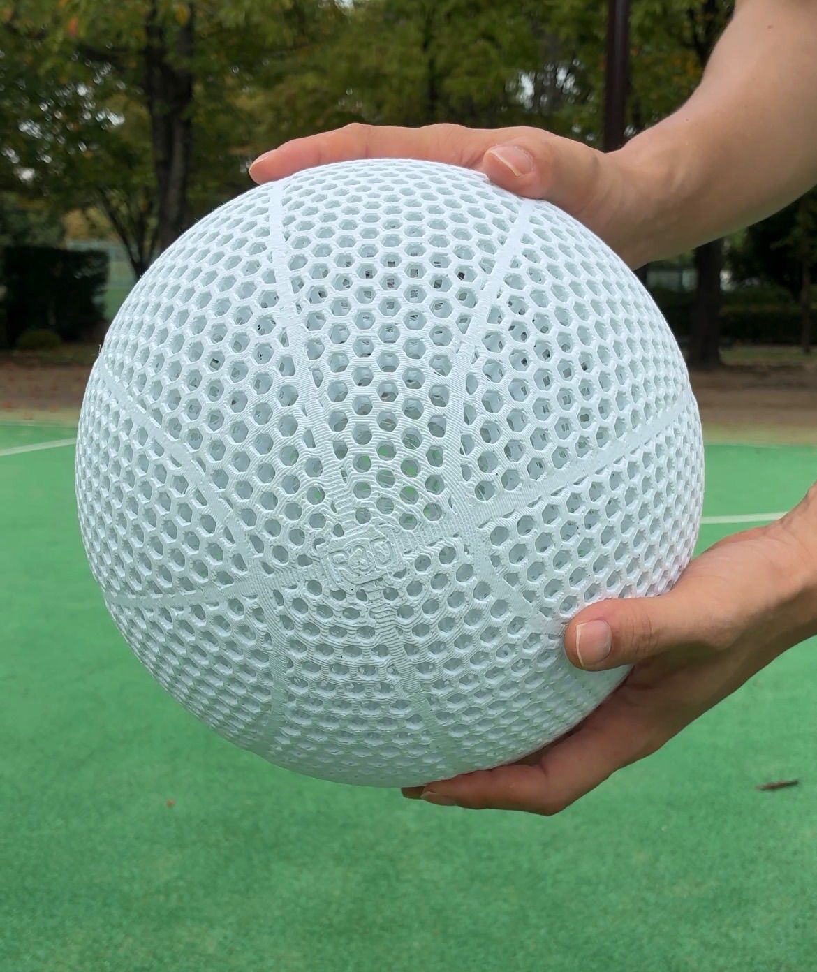 NEW! エアレスバスケットボール 7号球 Airless Basketball Flex 7