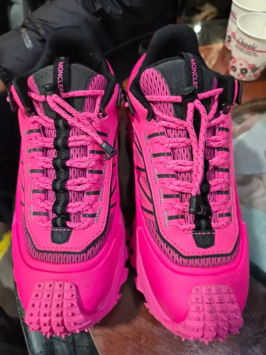 Moncler スニーカー ベージュ/ピンク/ブラック 楽天市場】《P5倍×2千円OFFクーポン》モンクレール MONCLER TRAILGRIP