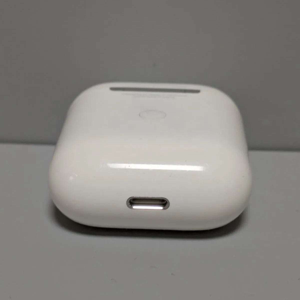 5］Apple【 AirPods 2nd 第2世代 Qi ワイヤレス充電ケースのみ MRXJ2J