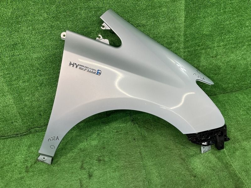 プリウスα ZVW41W 左フロントフェンダー Sツーリングセレクション 5人 