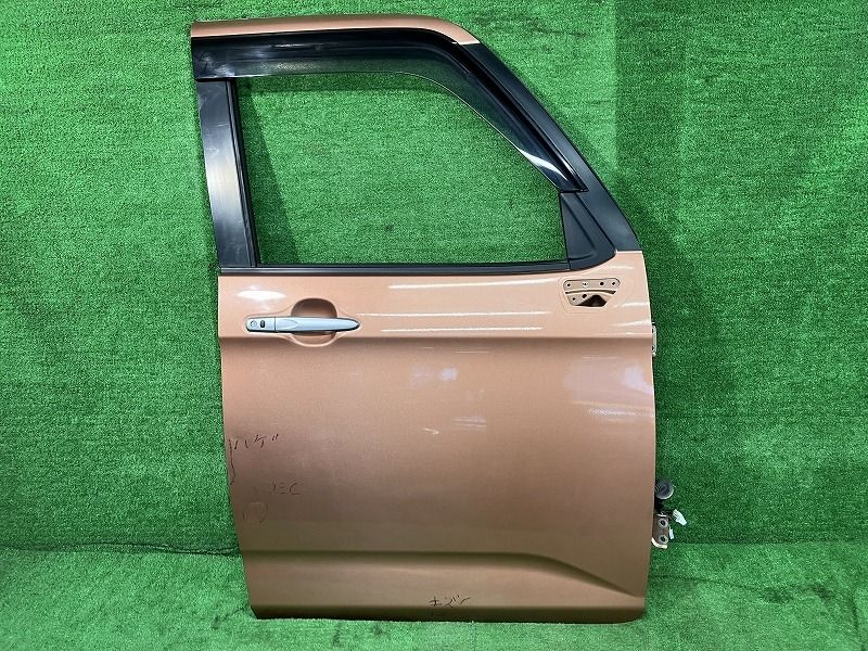 ルーミー M910A 右フロントドア G S 4WD アサヒ M2H3K 67001-B1060 T33 ルーミー M910A 右フロントドア G S 4WD アサヒ M2H3K 67001-B1060 T33